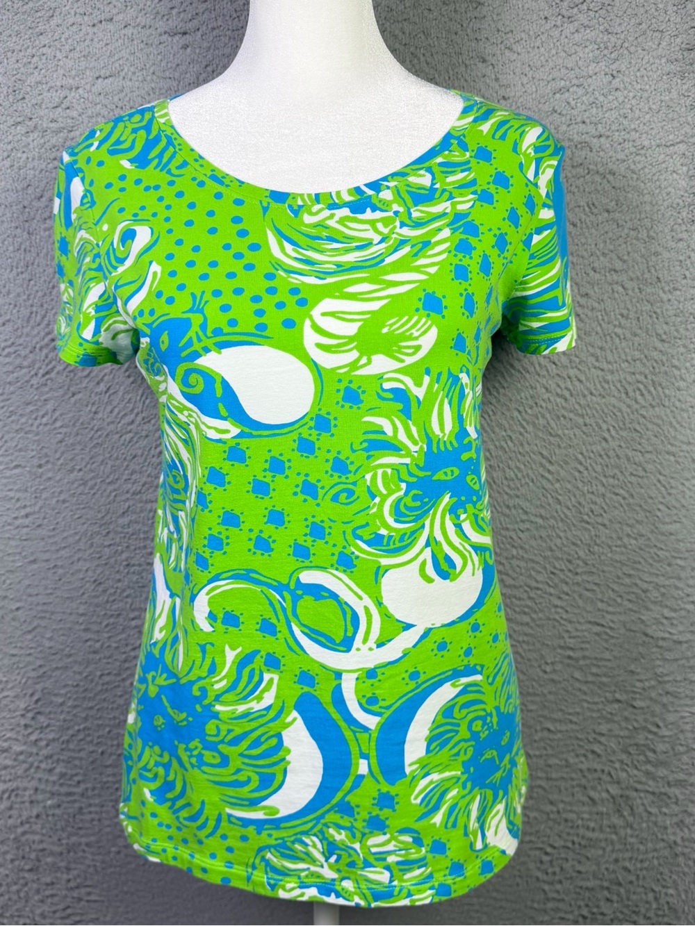 Lilly Pulitzer Karrie Top Womens Medium Green Blue Print Round neck Short Sleeve